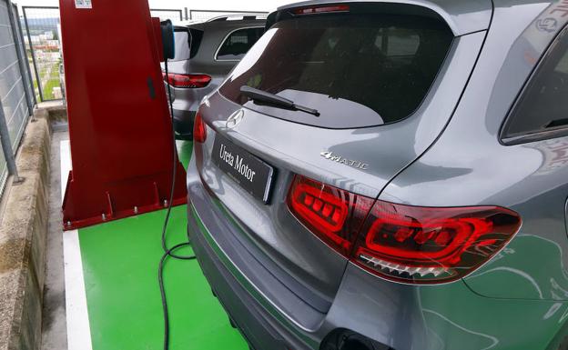 Los altos costes de las materias primas amenazan el desarrollo del coche eléctrico