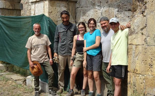 Aiprele visita la excavación arqueológica del monasterio de San Pedro de Montes