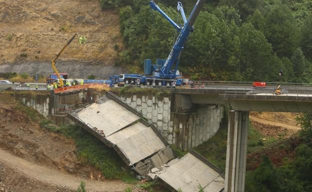 La demolición del vano «en situación precaria» del viaducto de la A-6 en Vega de Valcarce durará entre dos y tres días