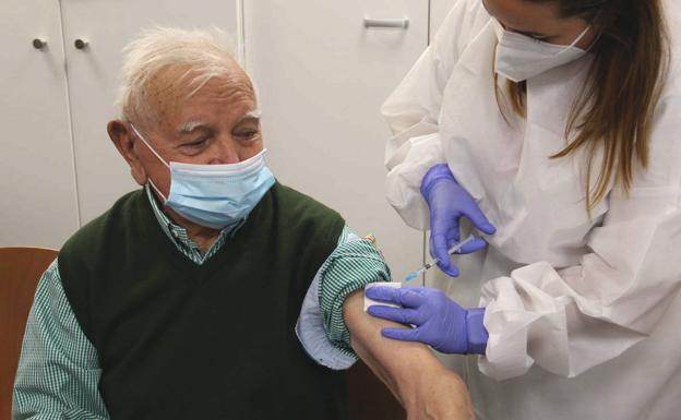 La Junta dispondrá de 765.500 dosis para la próxima campaña antigripal, valoradas en más de diez millones de euros