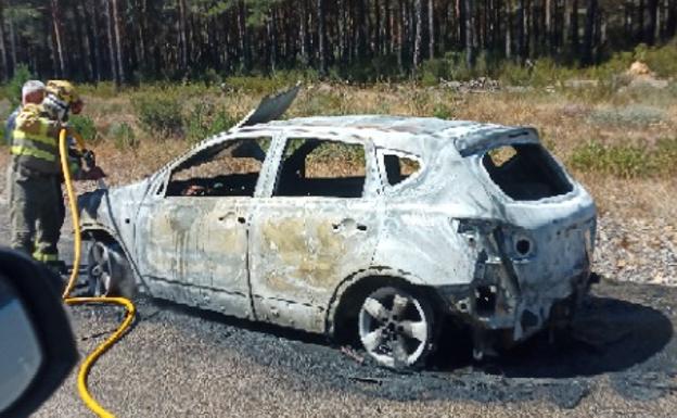 El incendio de un vehículo provoca retenciones en la N-630 a su paso por La Robla