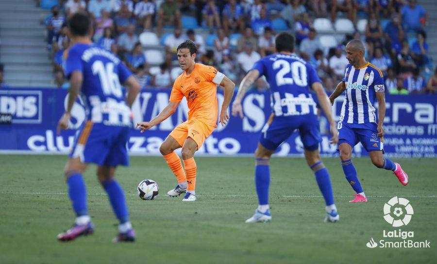 Partido de la jornada 2 de Liga entre la Ponferradina y la UD Ibiza