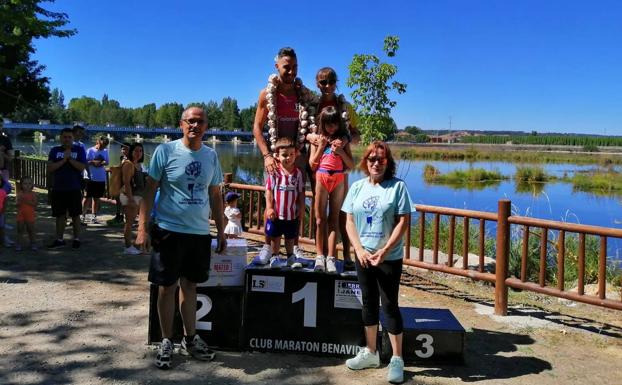 Jorge González y Leticia Prieto se hacen con la VIII Carrera Popular de Santa Marina del Rey