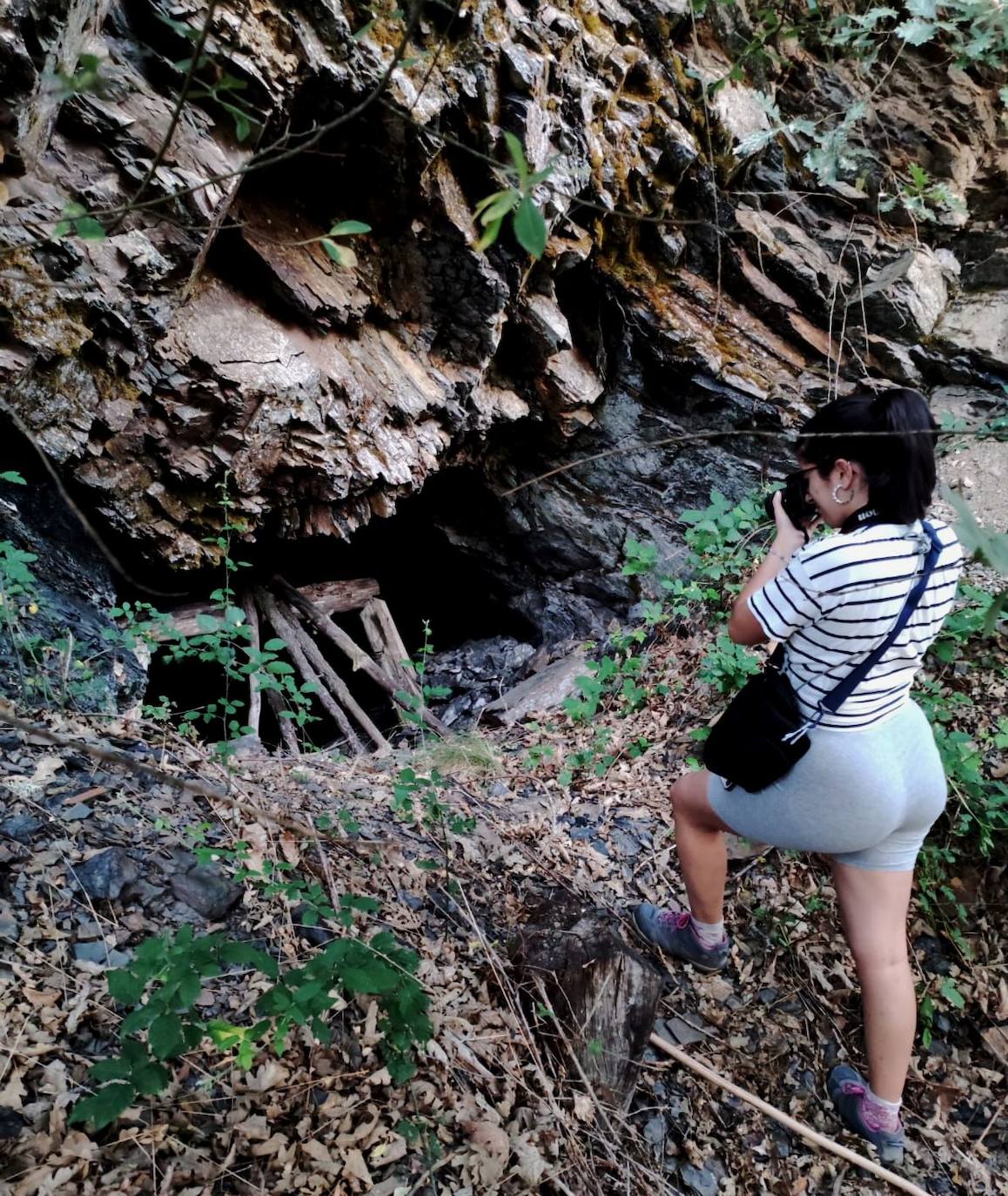 Un paseo por los restos mineros de Igueña