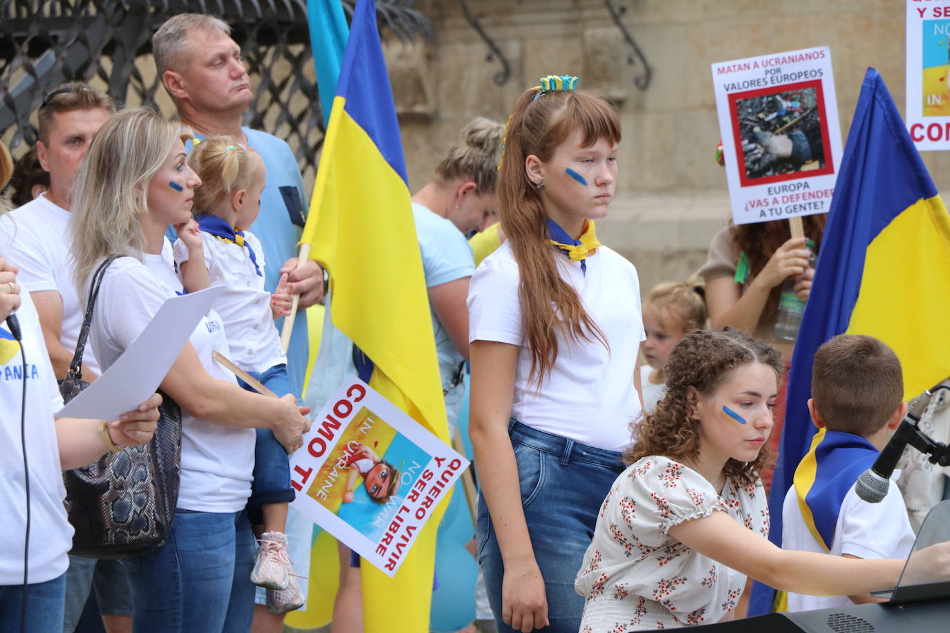 Centenares de ucraniano se concentran en Botines