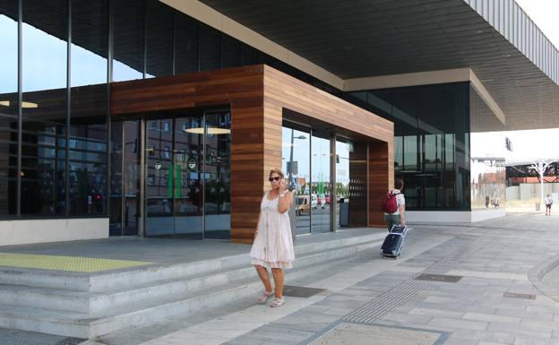 Renfe avisa a los viajeros y les recomienda adquirir los abonos antes del 5 de septiembre