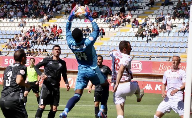 Nuevo lío en la Primera RFEF: aplazado el Deportivo-Dux e inicio de la desinscripción de los madrileños