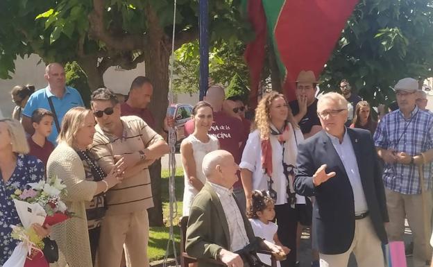 Homenaje centenario a 'Don Mateo Nicolás Alonso', vecino de San Miguel del Camino