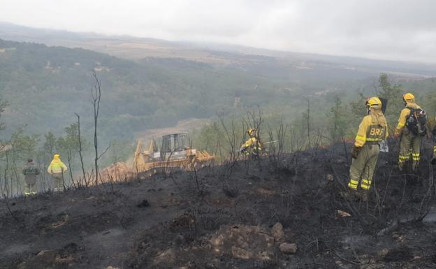 El incendio en El Teleno se agita de nuevo al reactivarse en su 'flanco izquierdo'