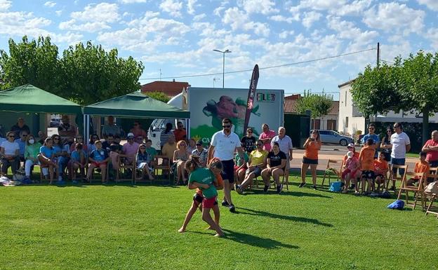 Gran éxito de participación en el I Corro de Lucha Leonesa celebrado en Santa María del Páramo