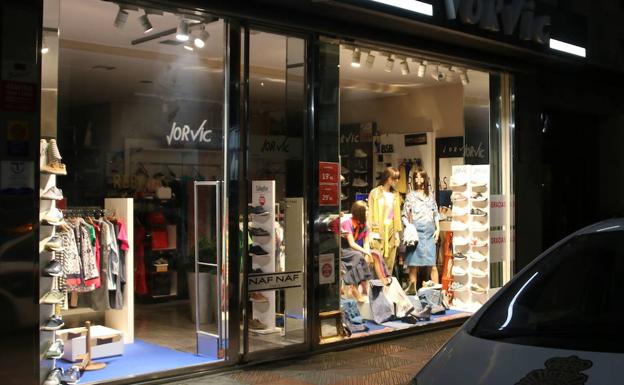 IU León reclama «sentido común» a empresarios y Ayuntamiento para cumplir con el decreto de ahorro energético