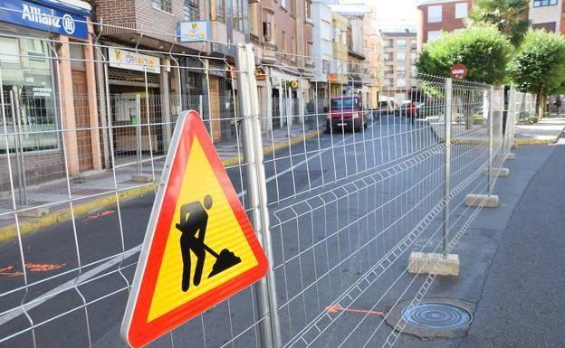León acomete un plan de acercas por medio millón de euros y mejoras en el mobiliario urbano