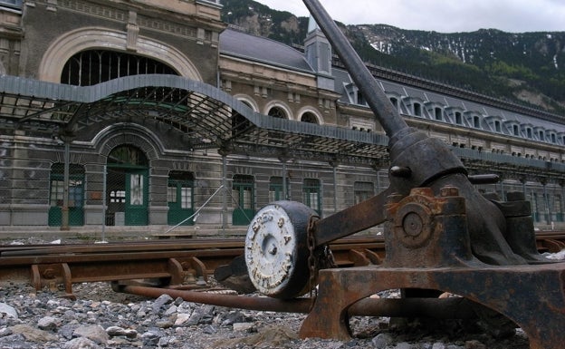 La paradoja del tren: el más sostenible, pero desaparece en la España vaciada