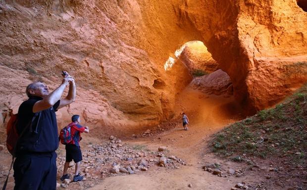 Las visitas a Las Médulas se duplican con 70.443 personas y aumentan un 121% los recorridos guiados