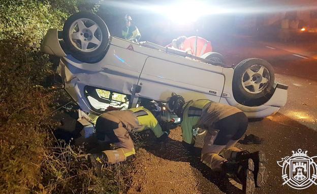 Fallece un hombre de 38 años en Burgos tras salirse de la vía, impactar contra un talud y volcar