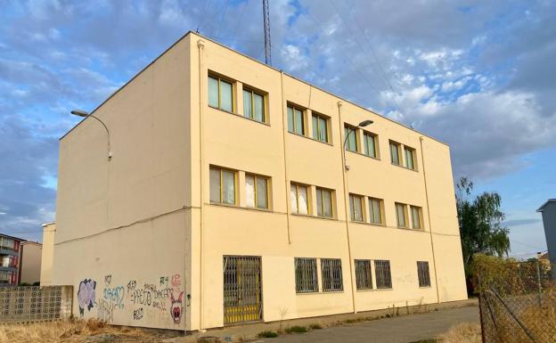 El PP de San Andrés reclama la recuperación urgente del entorno de la Casa de Cultura de Pinilla