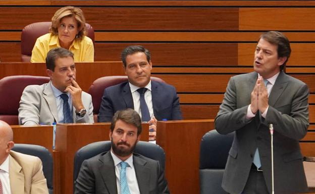 Mañueco defiende la eficacia de la Junta y acusa a la oposición de utilizar «la desgracia» de los incendios