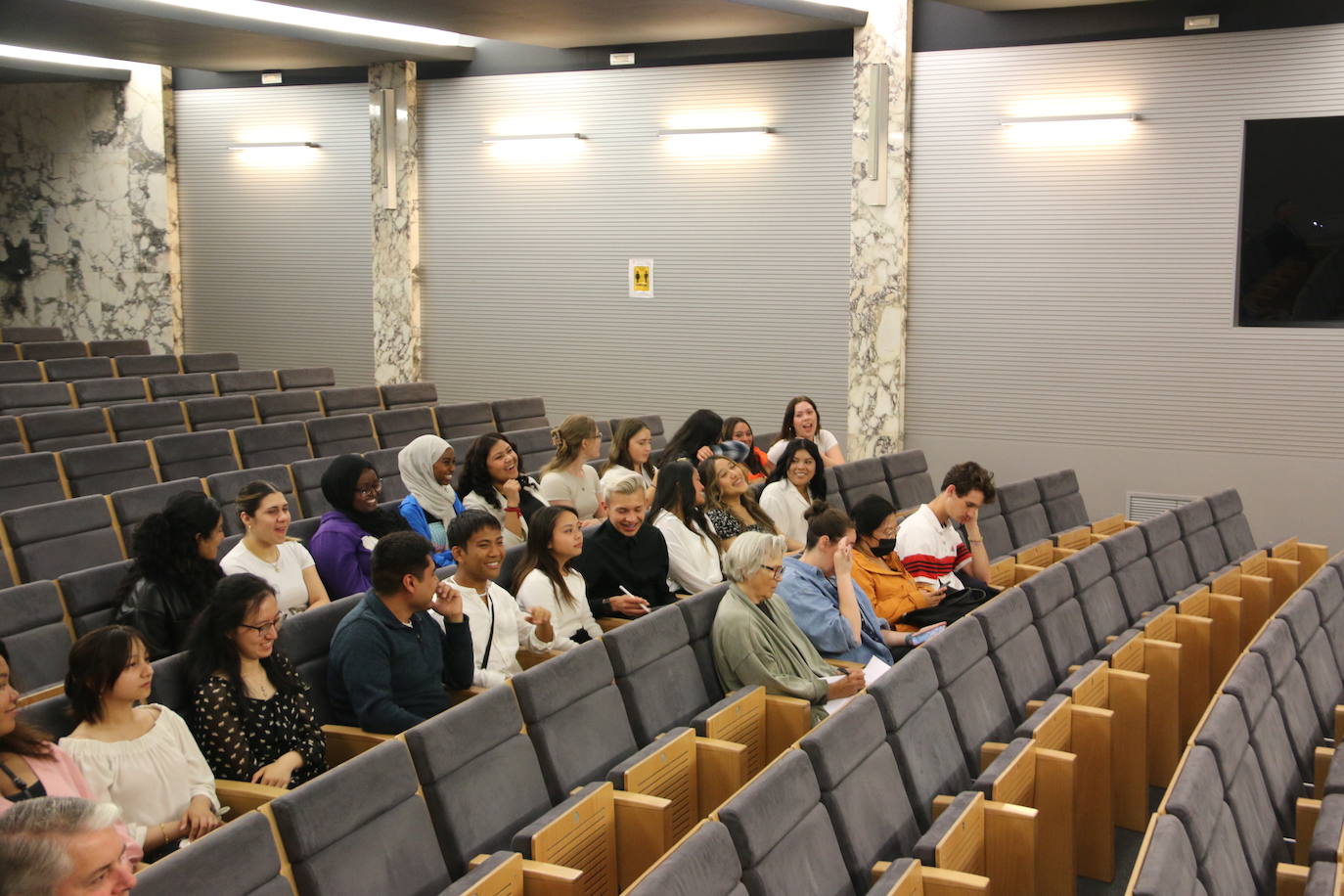 6º Encuentro de estudiantes de la Universidad de Washington y representantes políticos de la ciudad de León