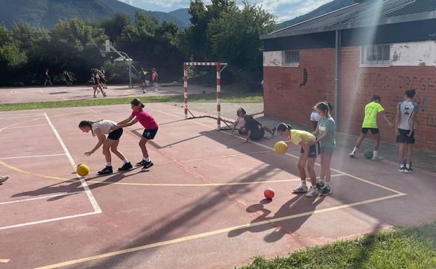 Los equipos del Colegio Leonés inician la pretemporada en Villablino y Santa Lucía