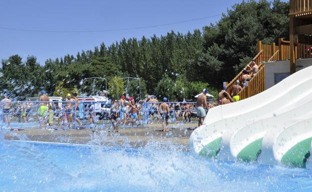 El Complejo Acuático de Valencia de Don Juna 'apura' el verano y cerrará sus puertas este domingo