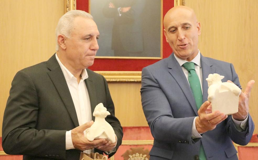 León muestra su cariño al legendario Stoichkov: «Es una ciudad fantástica»