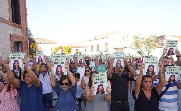 Los vecinos de Traspinedo se vuelven a concentrar para reclamar justicia para Esther López