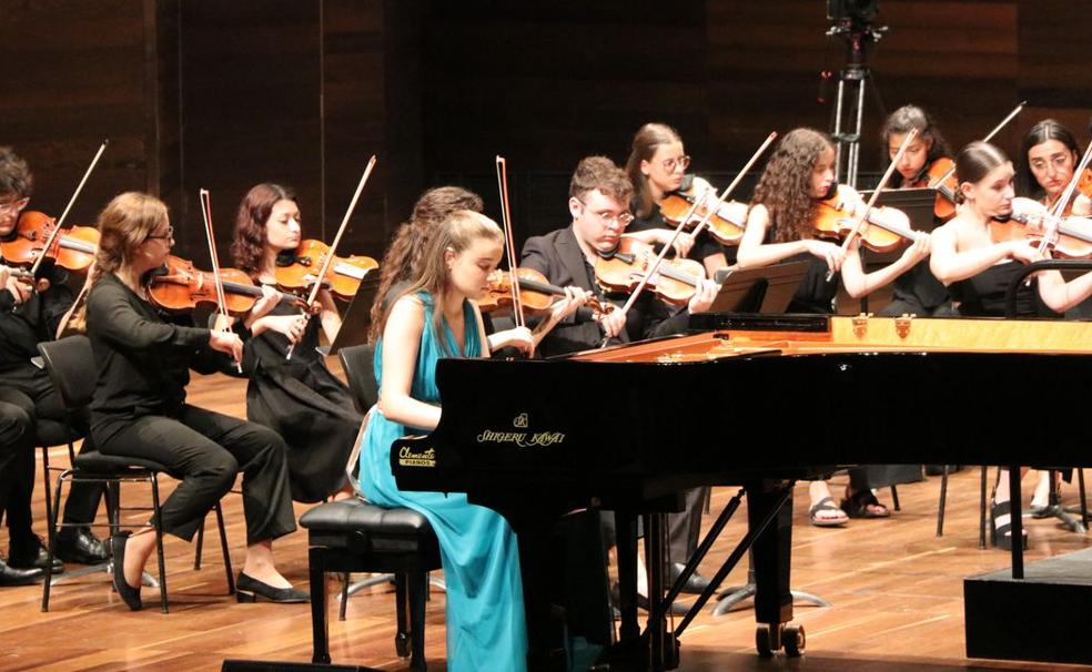 La alambicada delicadeza del piano subyuga al Auditorio de León