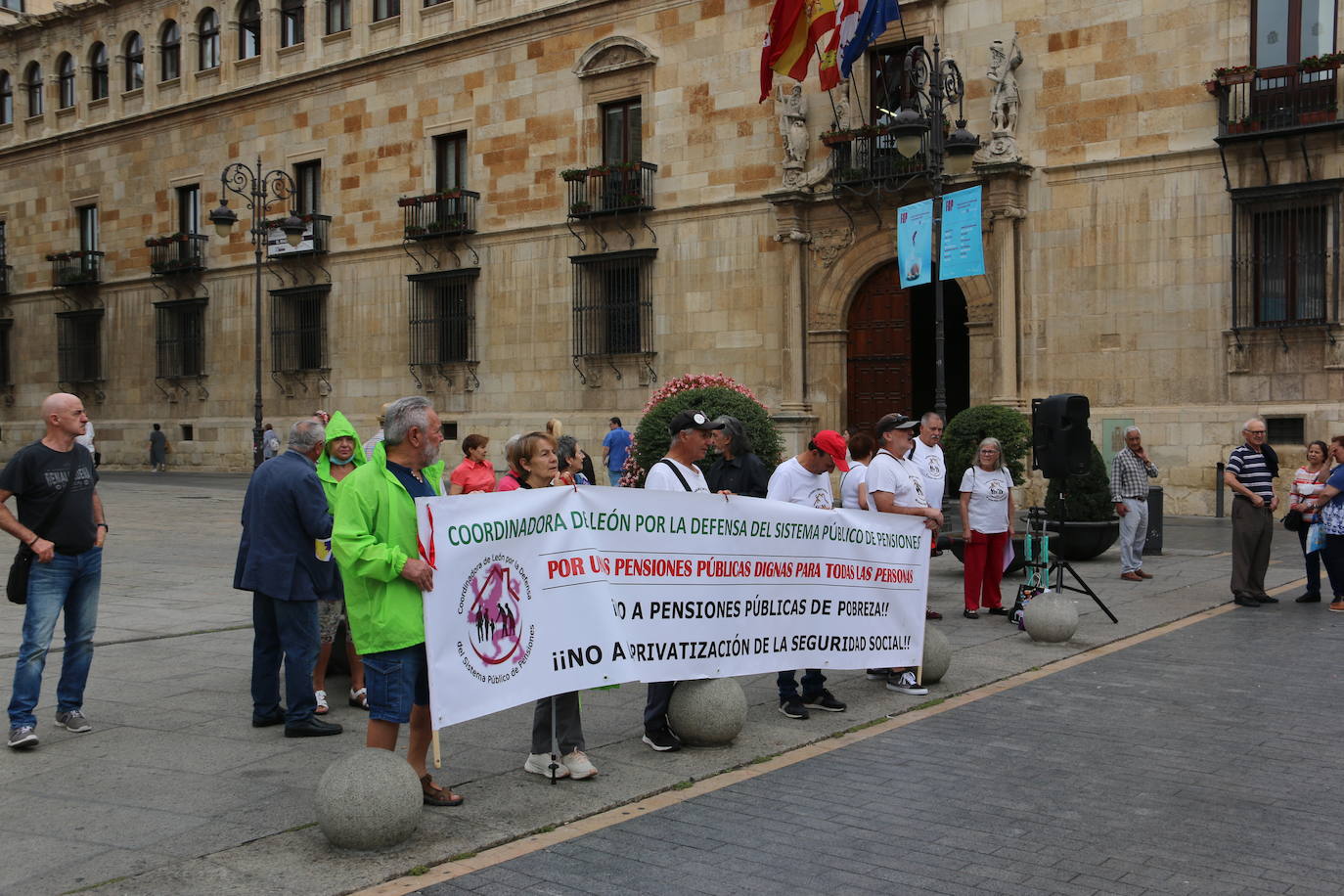 Los pensionistas de León claman contra la inflación: «La pensión minima debe alcanzar el SMI»