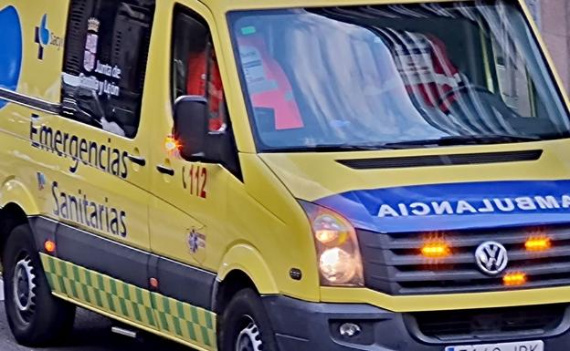 Fallece el conductor de un vehículo tras estrellar su coche contra una casa en Castrotierra de la Valduerna