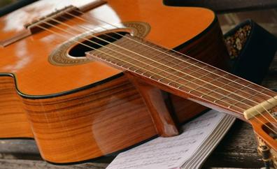 Cacabelos busca dos profesores de guitarra para su escuela municipal de música