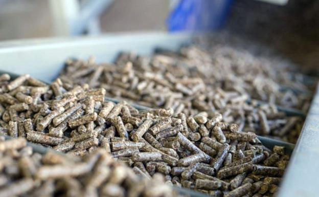 La venta de pellets se dispara en un 40% y el sector teme problemas en el abastecimiento