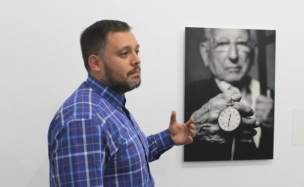 Inaugurada en El Albéitar la exposición 'El eco de la conciencia: tras los pasos de Aquilino Gómez'