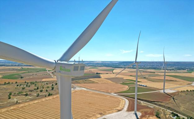 La leonesa Patatas Hijolusa construye un parque eólico y consolida su compromiso con la sostenibilidad