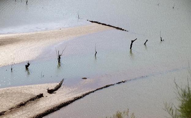 El agua embalsada en León continúa disminuyendo y baja hasta el 30% de su capacidad