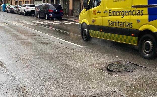 El PP de León califica de «chapuza» la colocación de las alcantarillas en Mariano Andrés