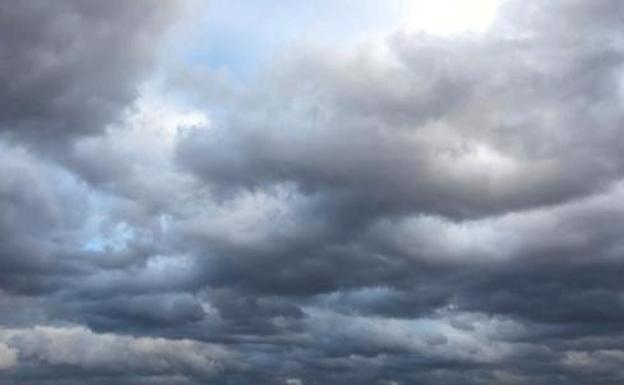Lluvia y cielos grises este jueves en León con máximas que alcanzarán los 22 grados