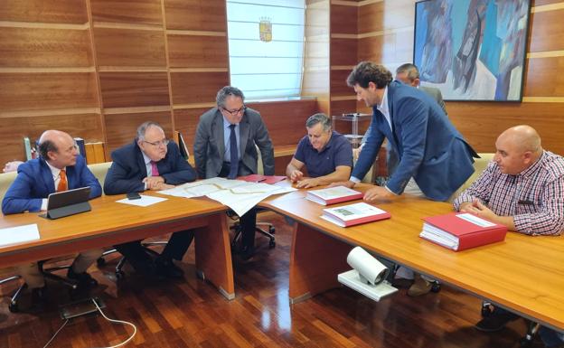 Alejandro Vázquez se compromete a construir un centro de salud en Villaquilambre