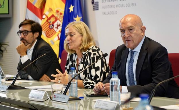 Carnero defiende la formación de los empleados públicos como la mejor inversión para tener servicios públicos de calidad