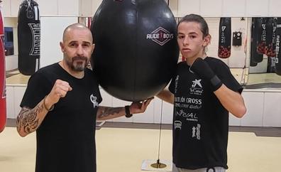 Héctor León busca el título autonómico junior de boxeo olímpico