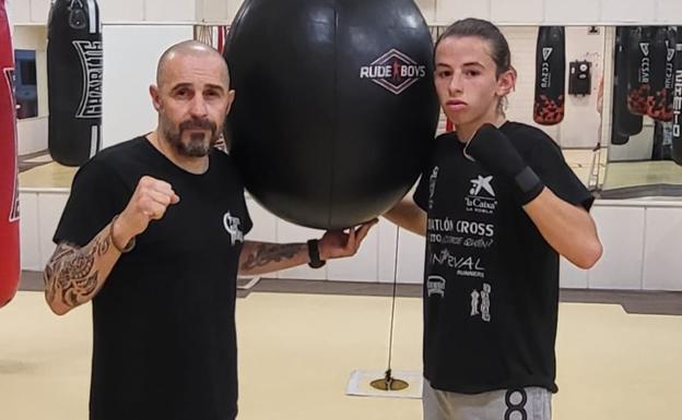 Héctor León busca el título autonómico junior de boxeo olímpico