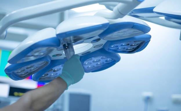 El curso de microcirugia regresa al Hospital de León en octubre