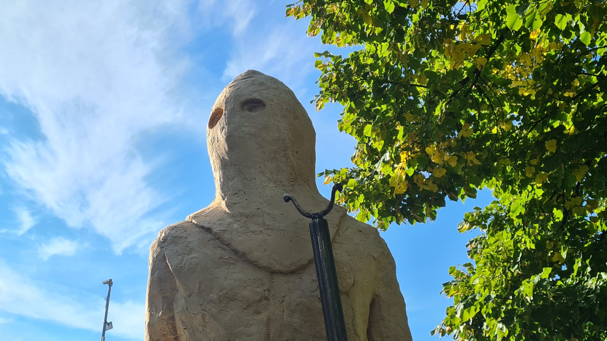 Inauguración del monumento al papón en León