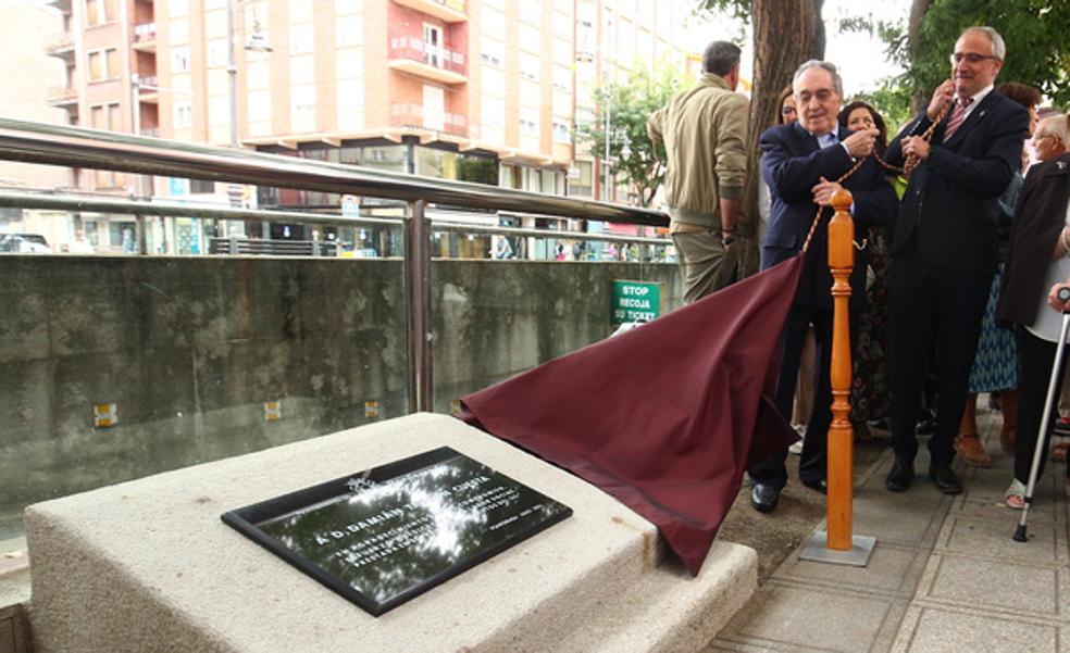 Ponferrada homenajea el modo de vivir «guiado por la solidaridad» de Damián Tascón