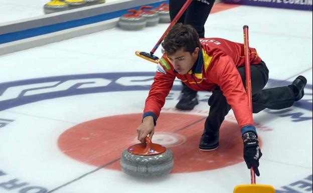 El CAR de León acoge una concentración de equipo nacional de curling