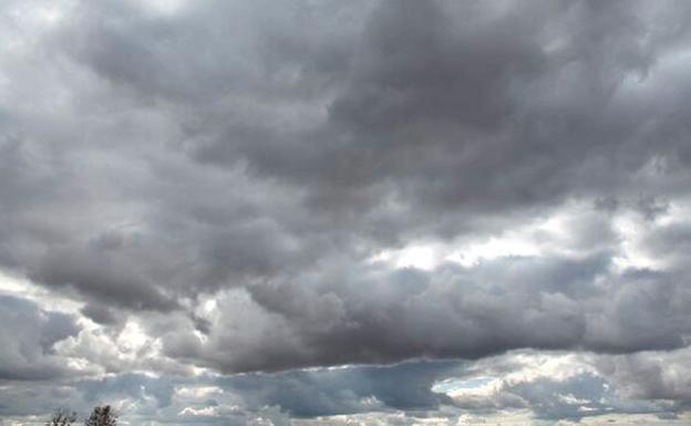 Jornada de nubes y claros con amenaza de lluvia en la provincia