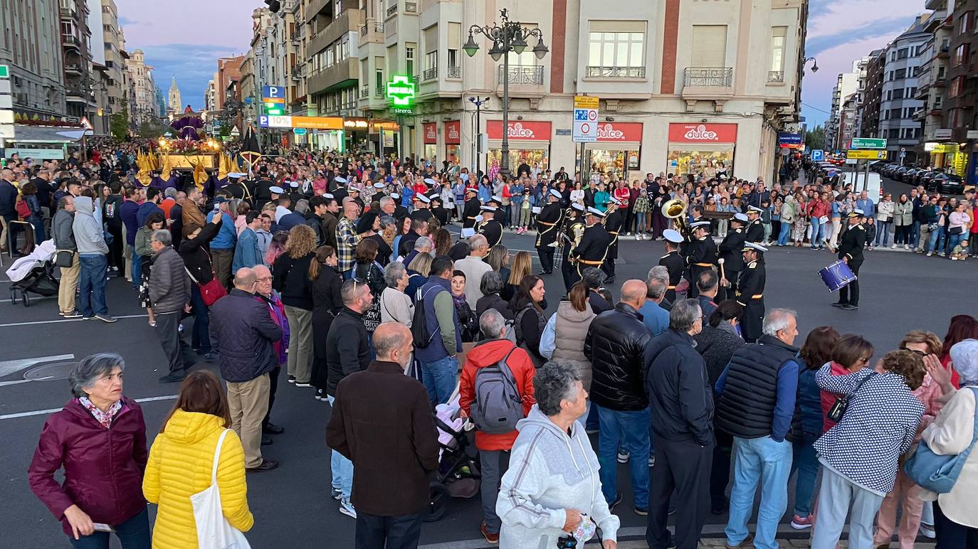 León se vuelca con la pasión y su Procesión Magna