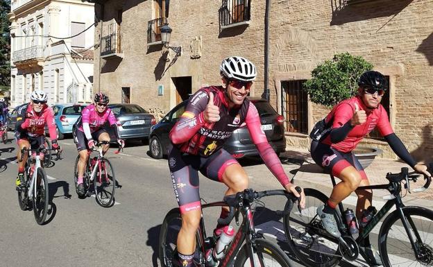 100 ciclistas rodaron por el sur de León
