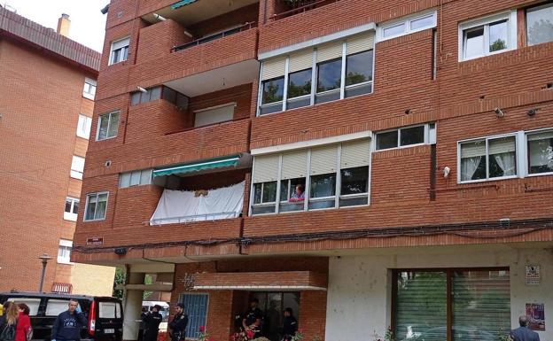 Investigan si un hombre arrollado por un tren mató antes a su pareja