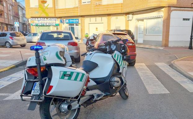 Detenido en Santa María del Páramo un varón sin puntos en el carnet tras intentar huir de la policía