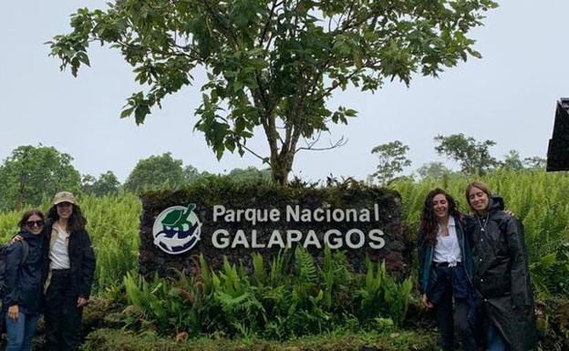 Cuatro malagueñas sobreviven a un naufragio con cuatro muertos en Islas Galápagos